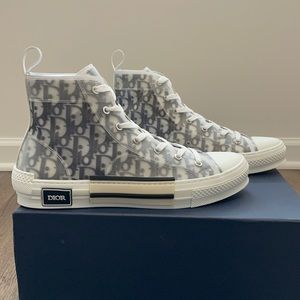 Dior Sneakers (Amazing Condition Size mens 11)